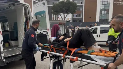 Bursa’da alt geçit yerine yoldan karşıya geçmeye çalışan yaya, otomobilin