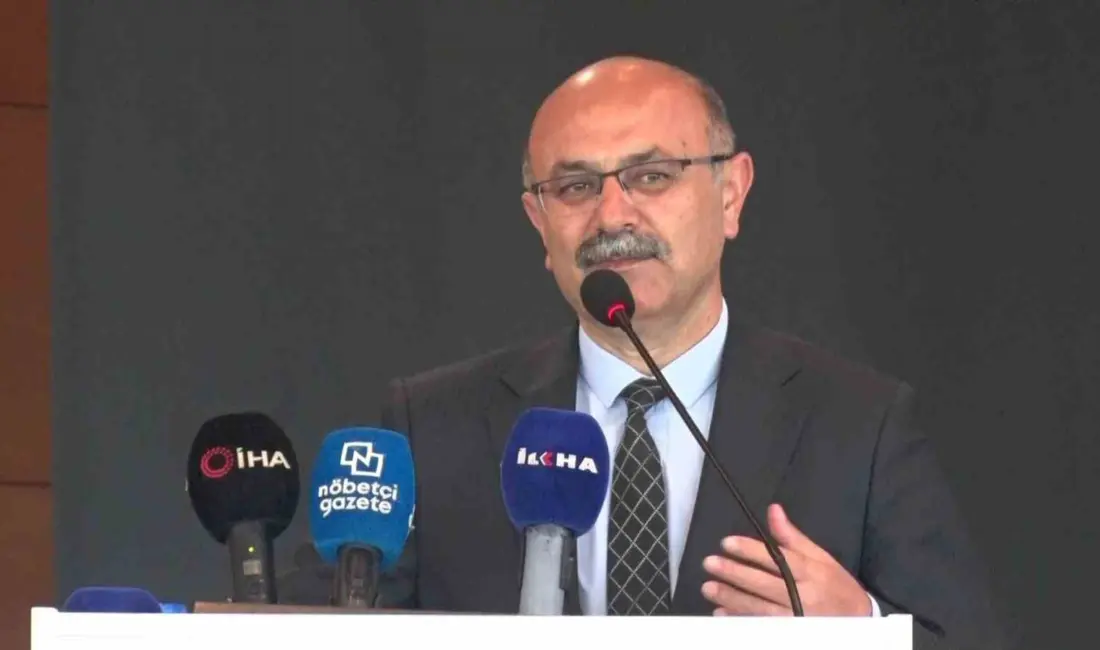 Bursa’da düzenlenen “Güncel Aile Sorunları Çalıştayı”nda konuşan akademisyenler, kamu yöneticileri