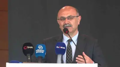 Bursa’da düzenlenen “Güncel Aile Sorunları Çalıştayı”nda konuşan akademisyenler, kamu yöneticileri