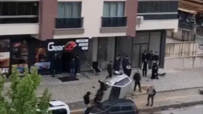 Bursa’da bir otomobil kontrolden çıkarak takla attı. Kazayı gören vatandaş,