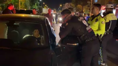 Bursa’nın İnegöl ilçesinde polisin “dur” ihtarına uymayan kadın sürücü, yaşanan