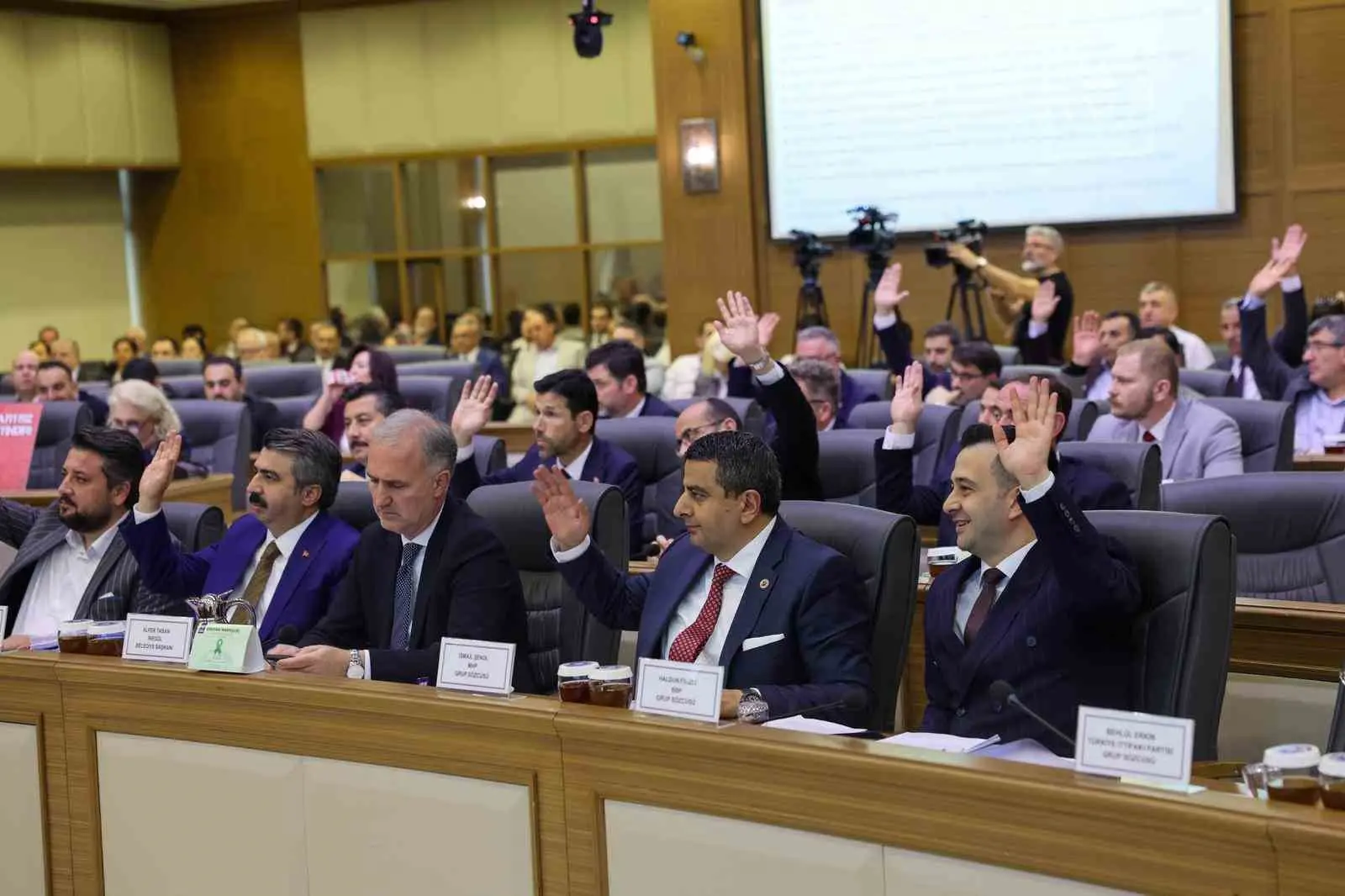 BUSKİ Genel Kurulu’nda hem su tarifesinde vatandaşın faturasında indirim sağlayacak