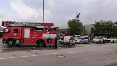 Bursa’nın İnegöl ilçesinde faaliyet gösteren bir sunta fabrikasında yangın çıktı.