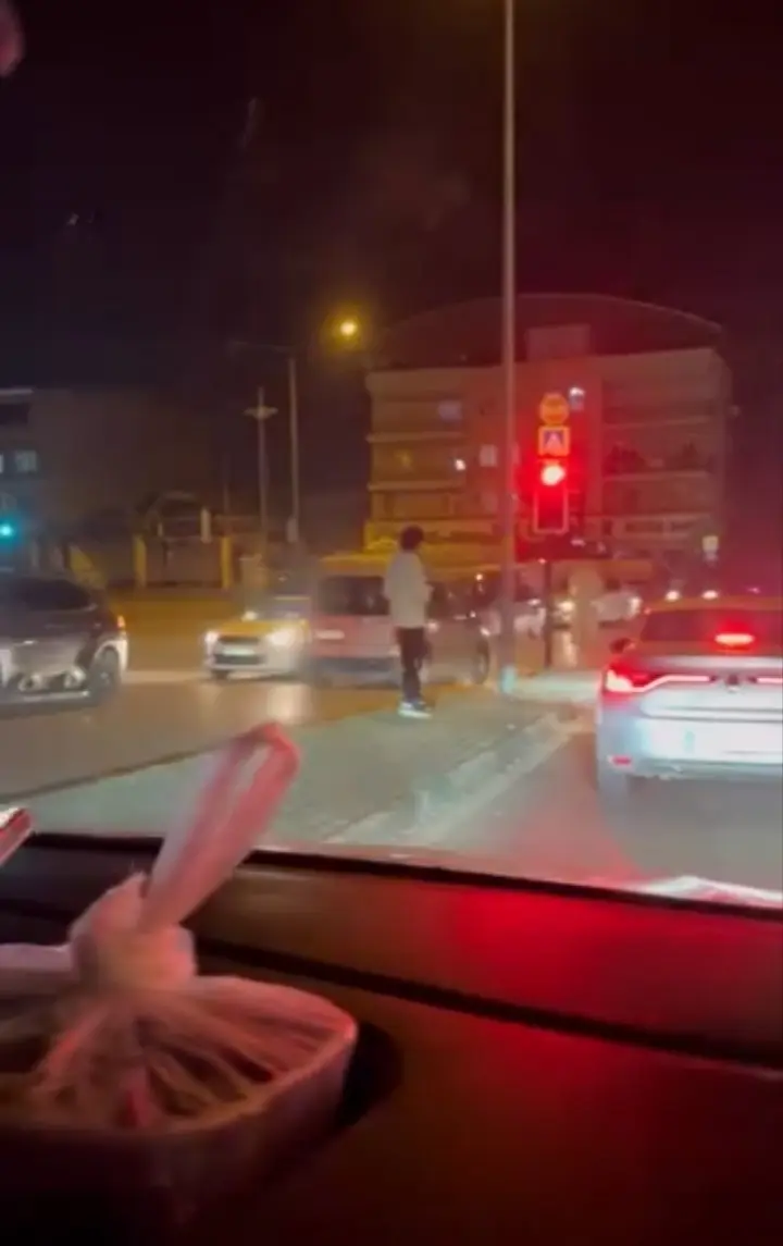 Bursa’nın Yıldırım ilçesinde ters şeride giren hafif ticari araç sürücüsü