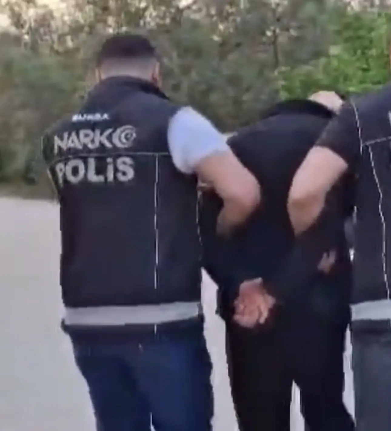 Bursa’nın İznik ilçesi merkezli düzenlenen uyuşturucu operasyonunda gözaltına alınan 12