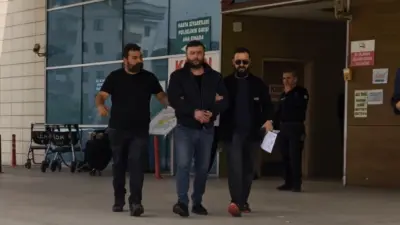 Bursa’nın İnegöl ilçesinde Narkotik Büro Amirliği ekipleri uyuşturucu tacirini kıskıvrak