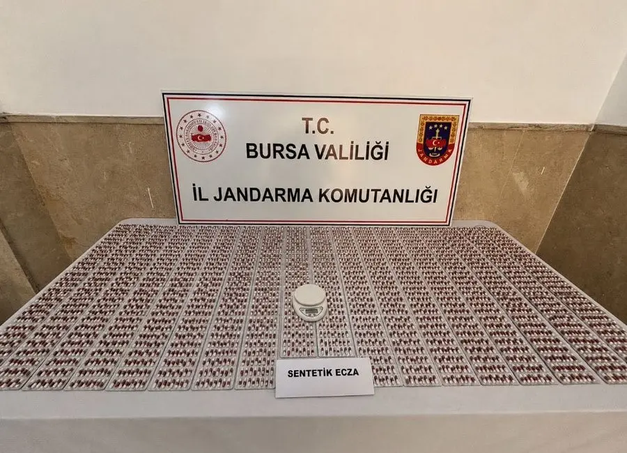 Bursa’nın Yıldırım ilçesinde jandarma ekiplerince düzenlenen uyuşturucu operasyonunda 5 bin