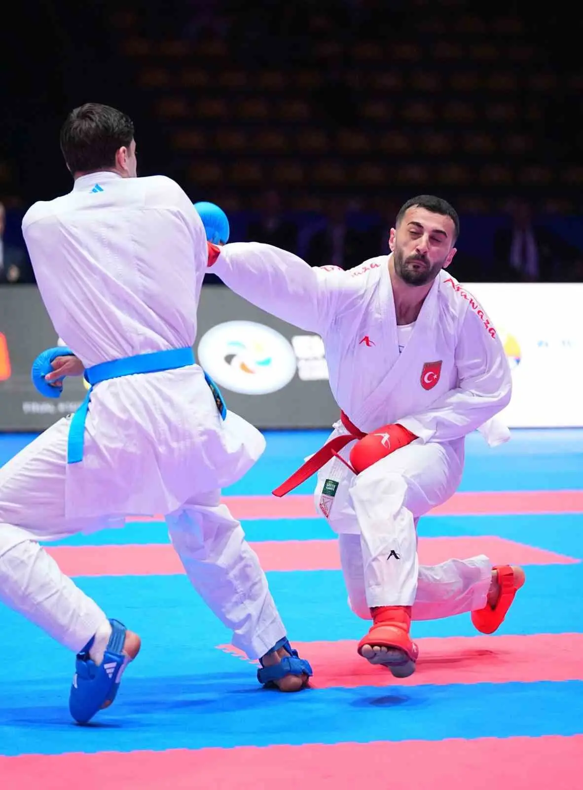 Almanya’da devam eden Büyükler Avrupa Karate Şampiyonası’nda milli sporcu Uğur