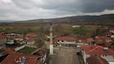 Bursa’nın İnegöl ilçesine bağlı Hasanpaşa Mahallesi’nde köyün sembolu haline gelen