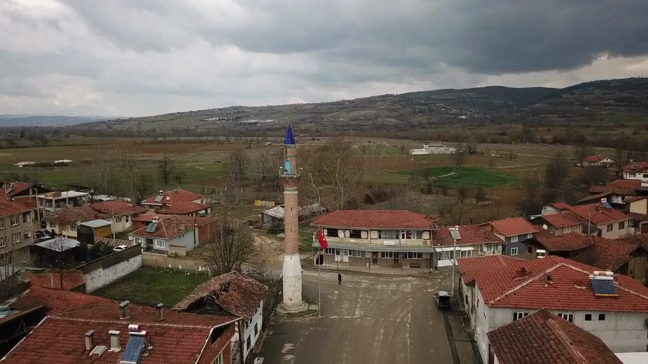 Bursa’nın İnegöl ilçesine bağlı Hasanpaşa Mahallesi’nde köyün sembolu haline gelen