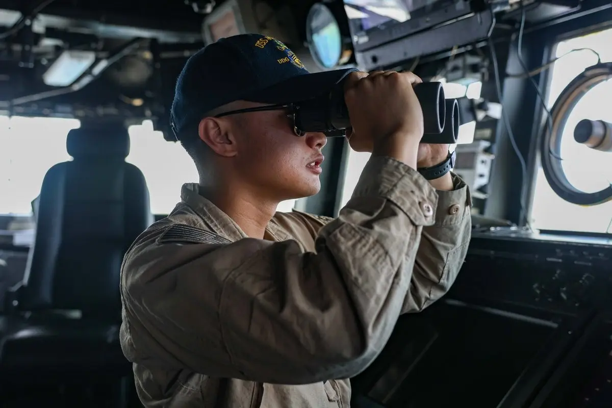 ABD Merkez Komutanlığı’ndan (CENTCOM) yapılan açıklamada, “ABD bayraklı iki ticari