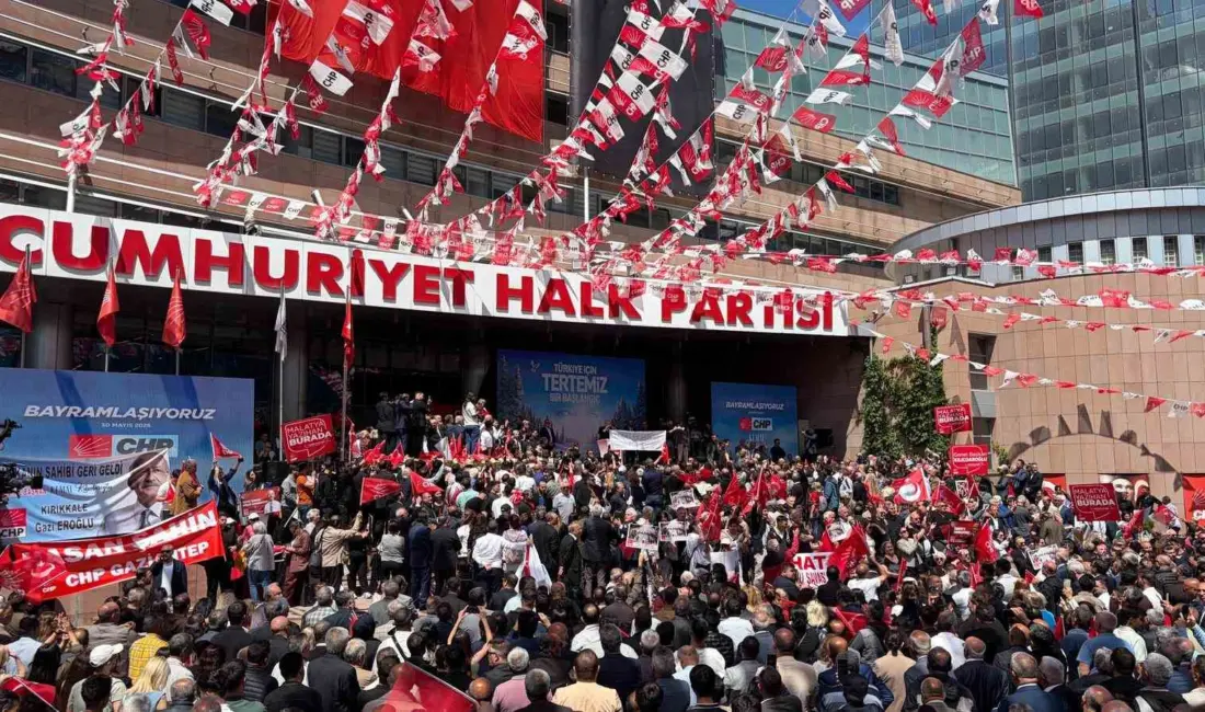Cumhuriyet Halk Partisi Genel Başkanı Kemal Kılıçdaroğlu, parti genel merkezinde