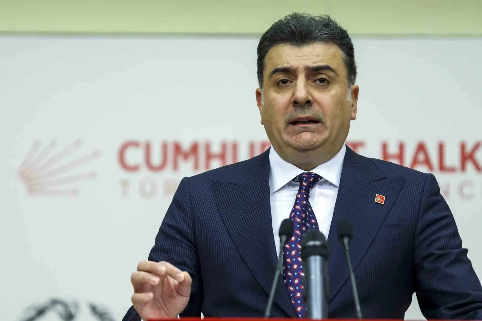Cumhuriyet Halk Partisi (CHP) Sözcüsü Zeynel Emre, “Biz yönetim olarak