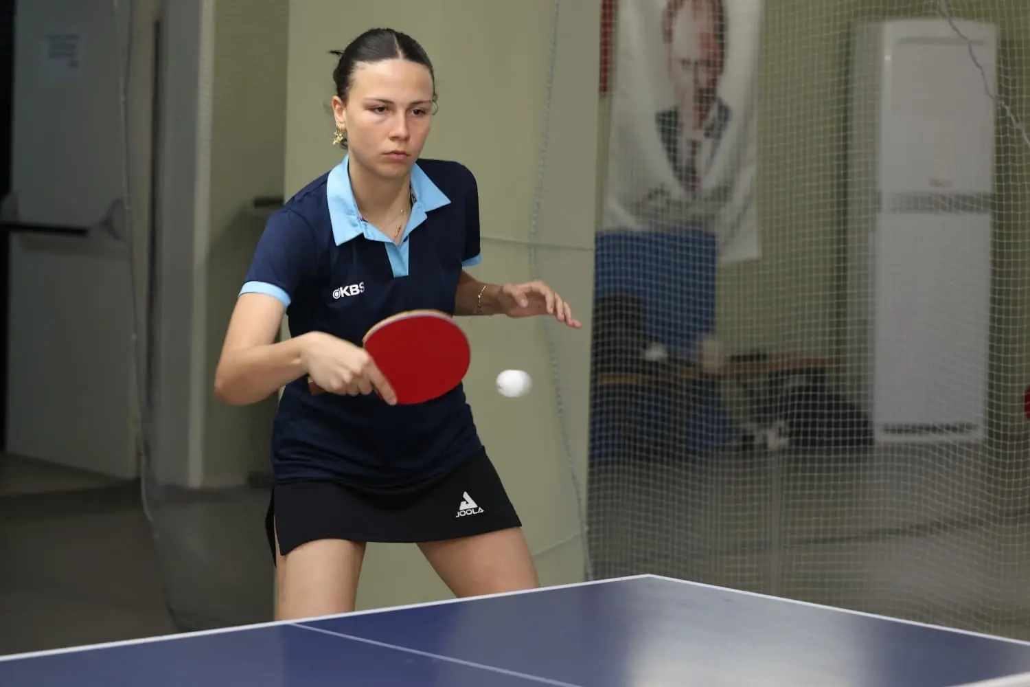 Osmangazi Belediyesi’nin düzenlediği Masa Tenisi Turnuvası, genç sporcuların çekişmeli mücadelelerine