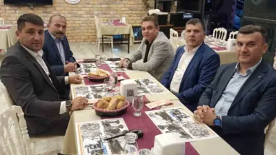Devrek’te ki siyasi parti temsilcileri düzenlenen toplantıda bir araya geldiler.