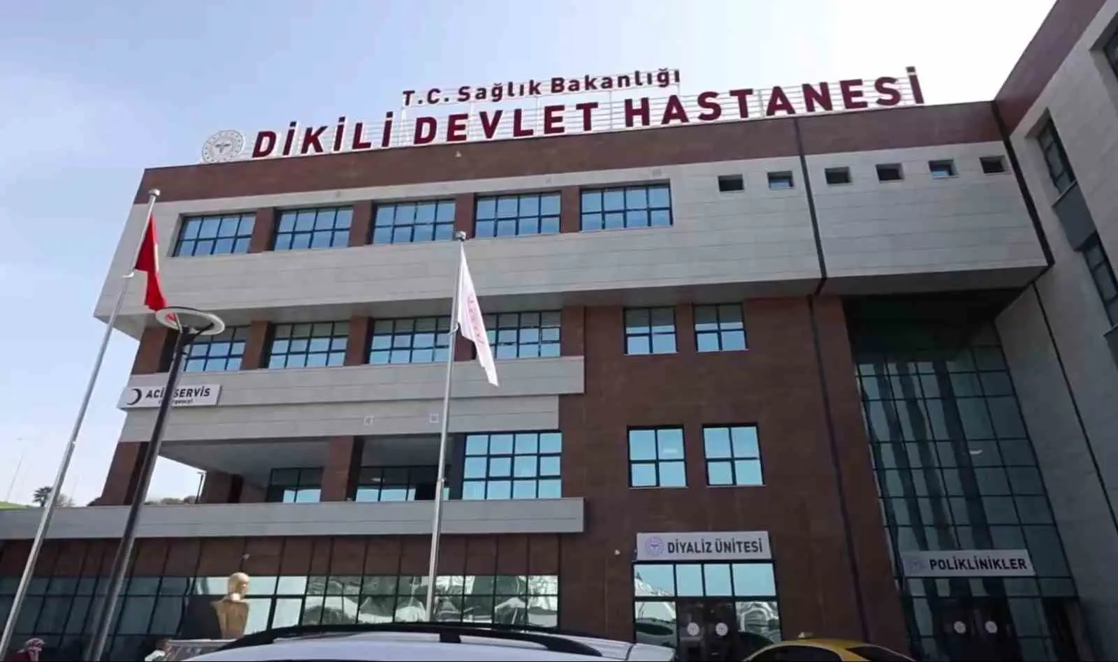 Dikili Devlet Hastanesi’nin hizmete açıldığını duyuran AK Parti İzmir İl