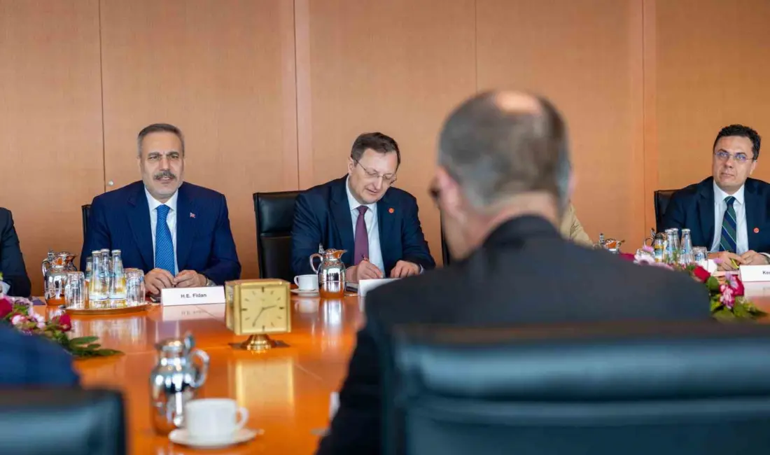 Dışişleri Bakanı Hakan Fidan, Almanya Başbakanı Friedrich Merz ile bir