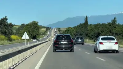 Bursa’da bayram dönüşü trafiği etkisini göstermeye başladı. Karacabey Bursa yönü,