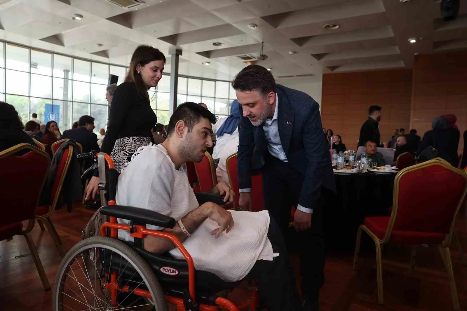Bursa Büyükşehir Belediyesi tarafından düzenlenen ‘Engelsiz Bursa Buluşması’nda, özel ihtiyaçlı