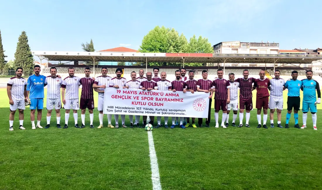 İnegöl Kaymakamı Eren Arslan’nın formasını giydiği Beyaz takım maçı 4-0