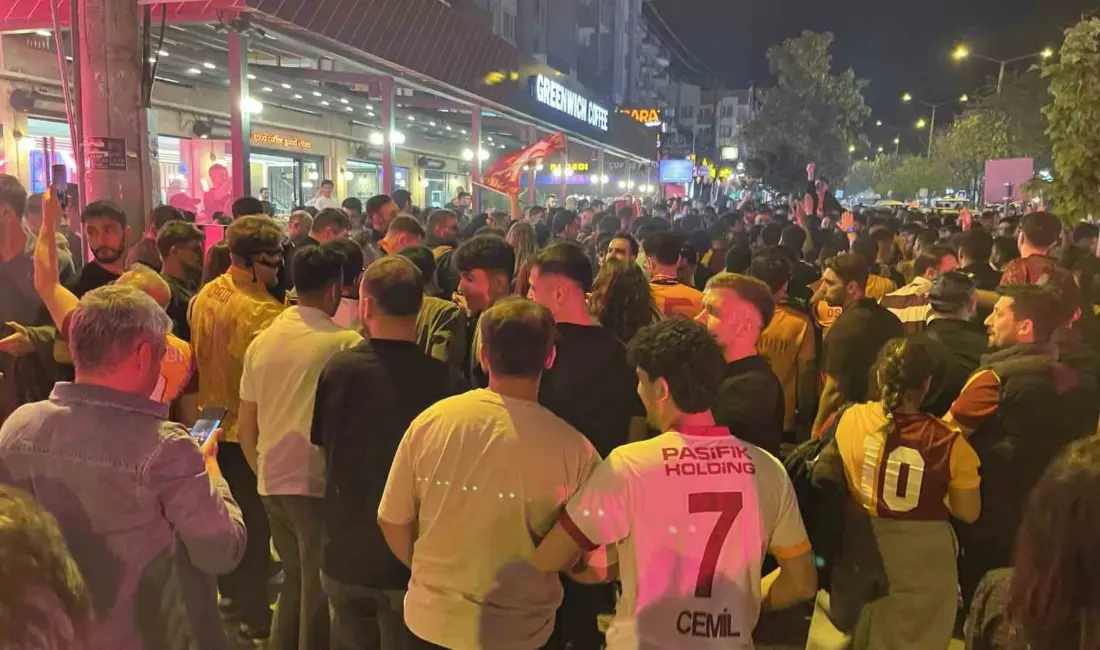 Galatasaray, kendi sahasında Antalyaspor’u 4-2 yenerek Süper Lig’deki şampiyonluk sayısını