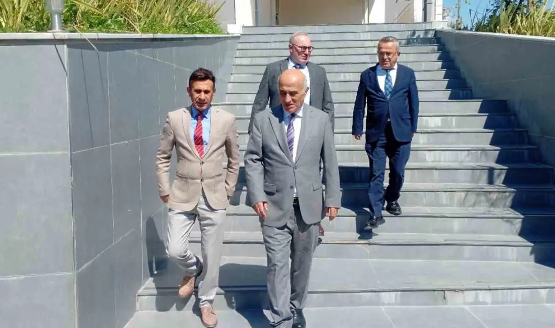 Gemlik Kaymakamı Osman Aslan Canbaba ile Gemlik Meslek Yüksekokulu Müdürü