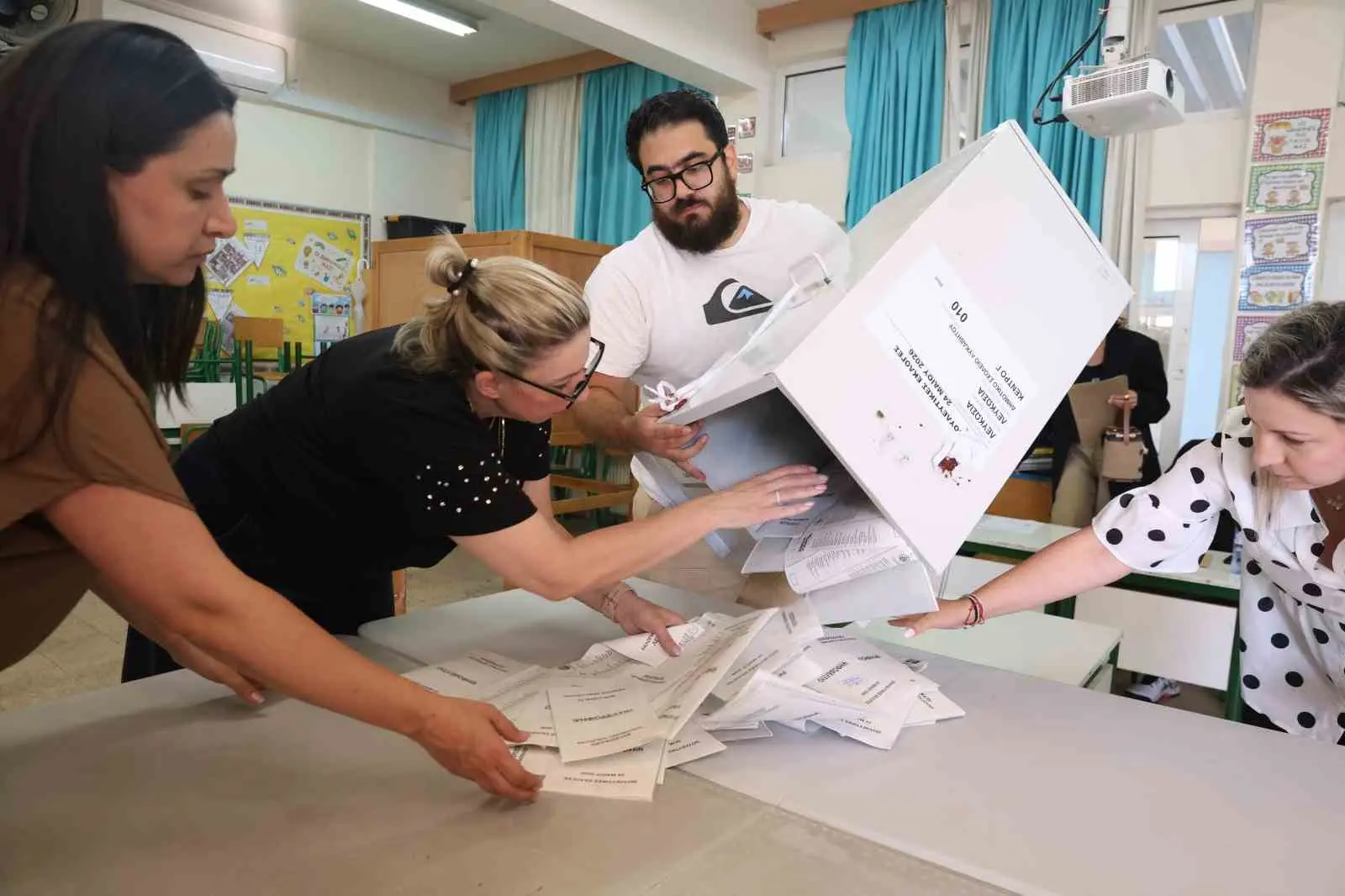 Güney Kıbrıs Rum Yönetimi’nde (GKRY) dün gerçekleştirilen parlamento seçiminin resmi