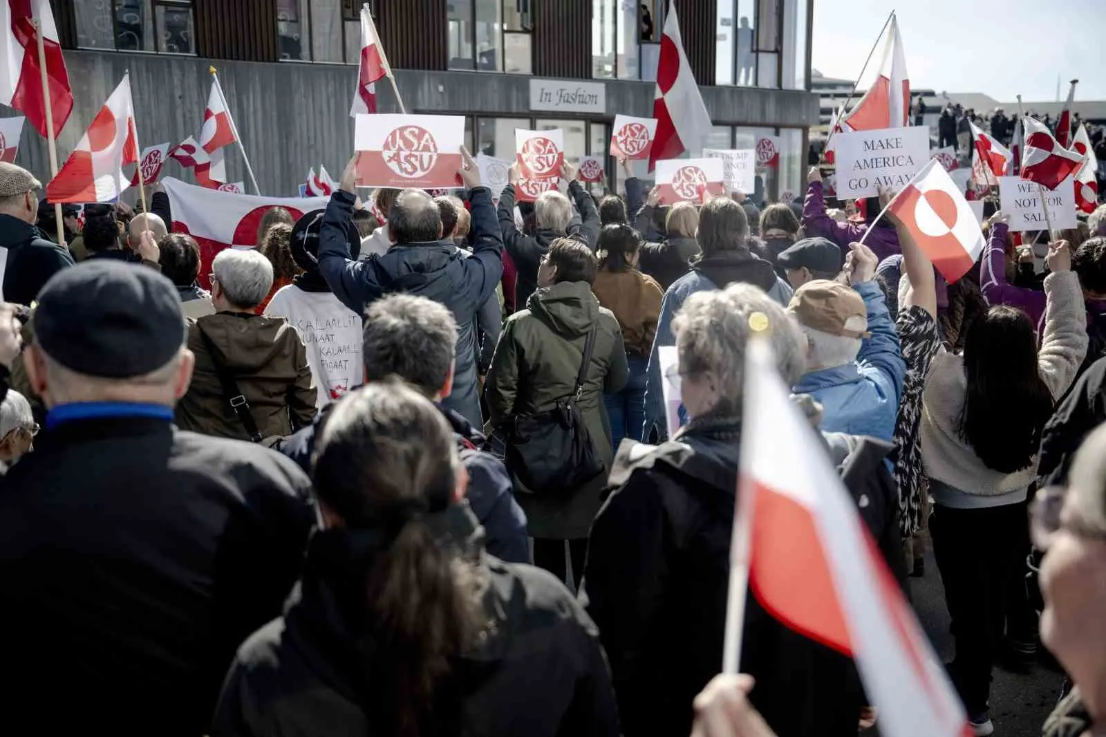Grönland’ın başkenti Nuuk’ta ABD’nin yeni konsolosluk binasının açılışı sırasında bir