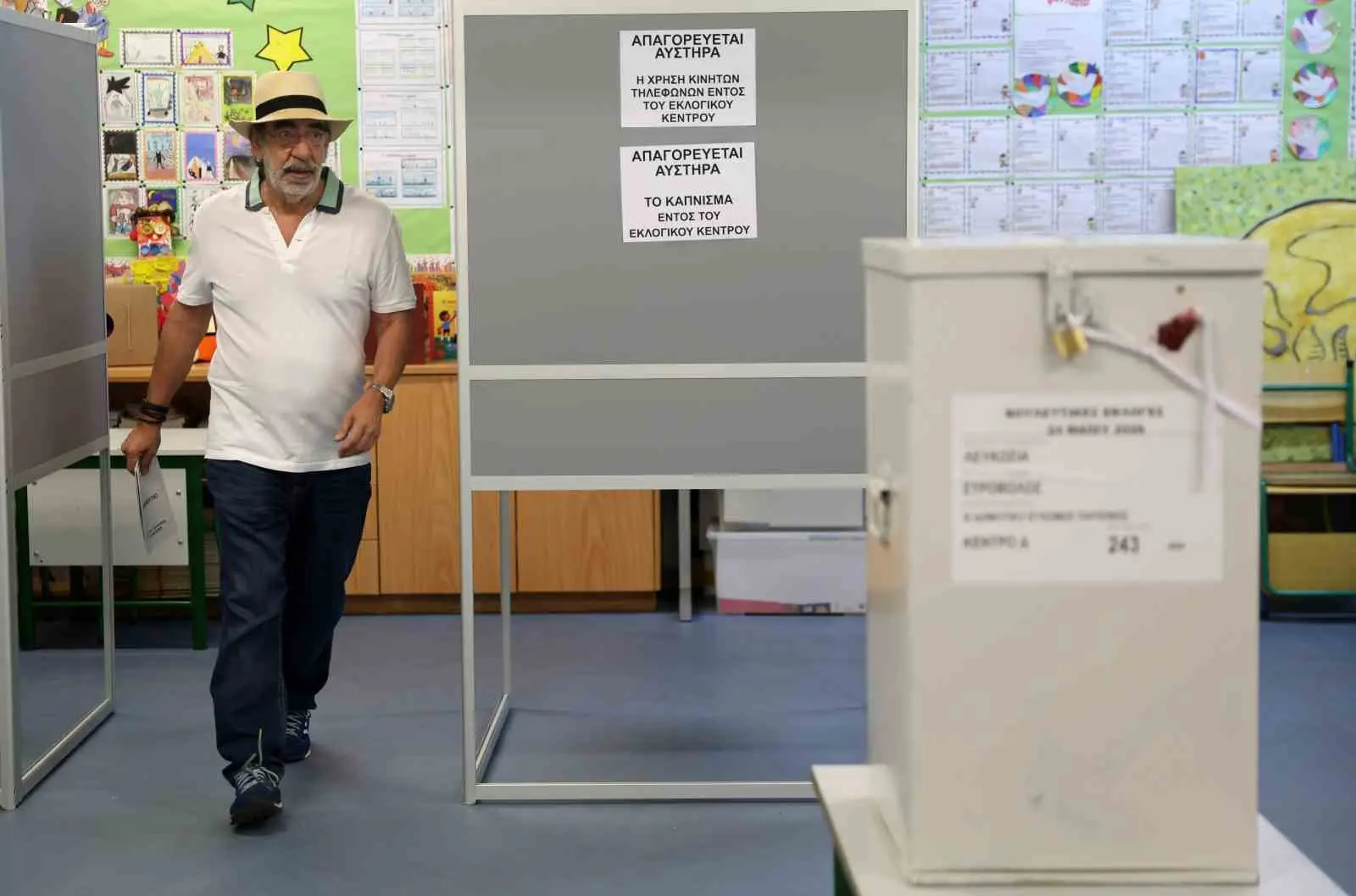 Güney Kıbrıs Rum Yönetimi’nde (GKRY) halk, parlamento seçimi için saat
