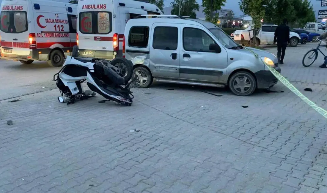 Bursa’nın İnegöl ilçesinde hafif ticari araç ile çarpışan motosikletteki 2