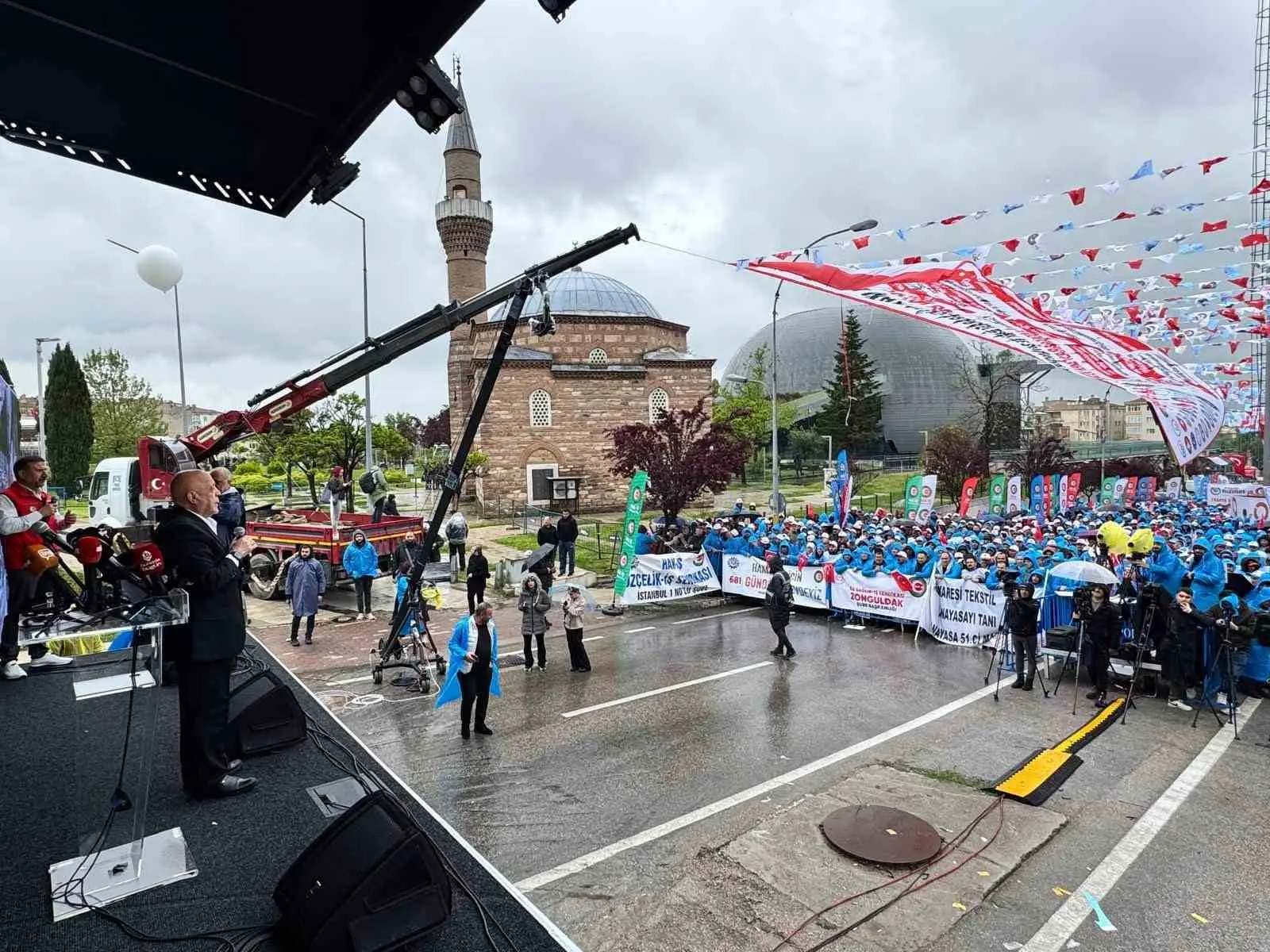 Hak İşçi Sendikaları Konfederasyonu (HAK-İŞ) Genel Başkanı Mahmut Arslan, “Türkiye’nin