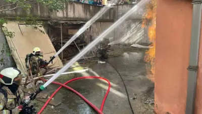 Bursa’da hastane yakınında bulunan bir ikamette iddiaya göre doğalgaz sebebiyle