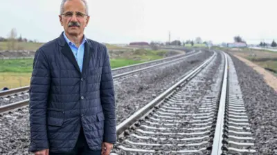 Ulaştırma ve Altyapı Bakanı Abdulkadir Uraloğlu, Mersin-Adana-Osmaniye-Gaziantep Hızlı Tren Hattı