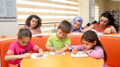 Osmangazi Belediyesi’nin düzenlediği “Hayatımın İlk Kütüphanesi Annem” etkinliği, anneler ve