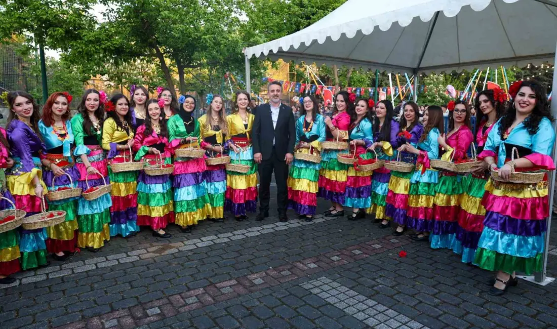 Kültürpark’ta düzenlenen Hıdırellez Şenliği, halk dansları gösterileri, atölye çalışmaları ve