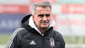 Beşiktaş’ta teknik direktör Sergen Yalçın’ın geleceği belirsizliğini korurken, adı siyah-beyazlı
