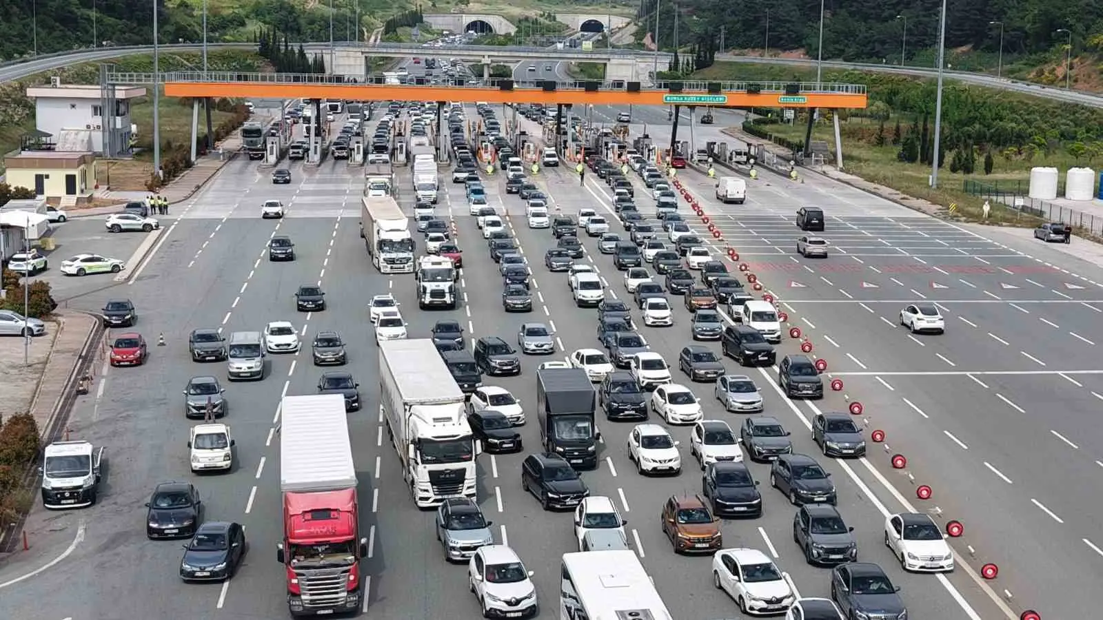 Cumartesi günü resmen başlayan 9 günlük Kurban Bayramı tatilinin ikinci