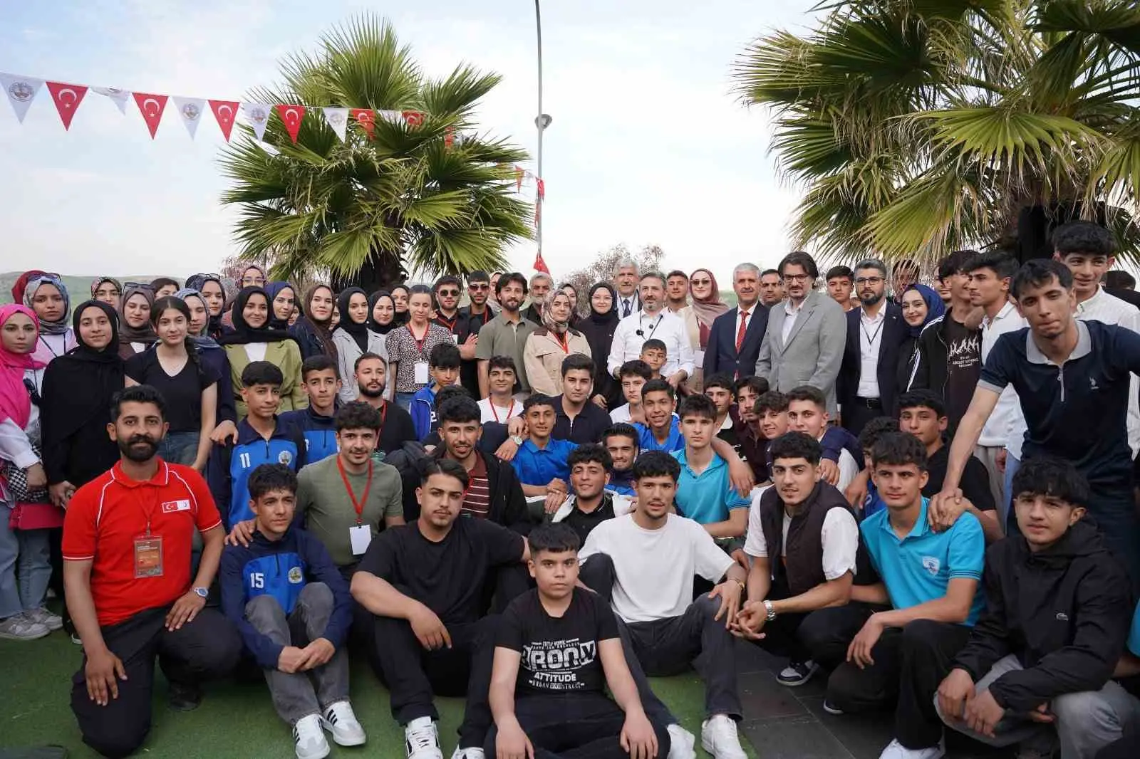 Kahta Belediyesi Gençlik Meclisi tarafından düzenlenen “Tecrübe Paylaşımı Kariyer Buluşması”