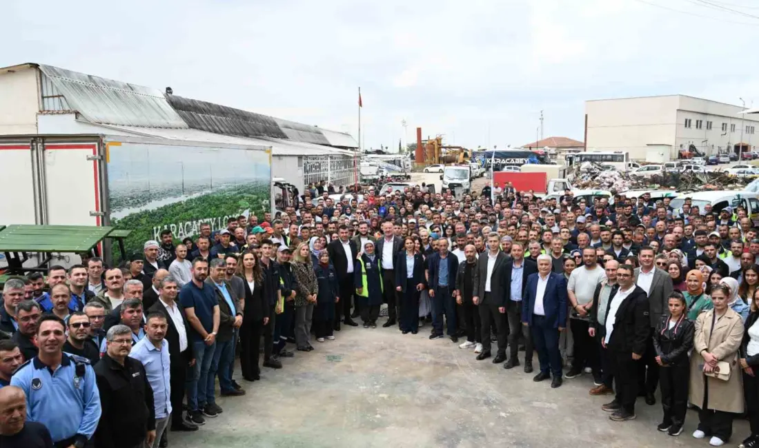 Karacabey Belediye Başkanı Fatih Karabatı, personelle bir araya gelerek çalışanların