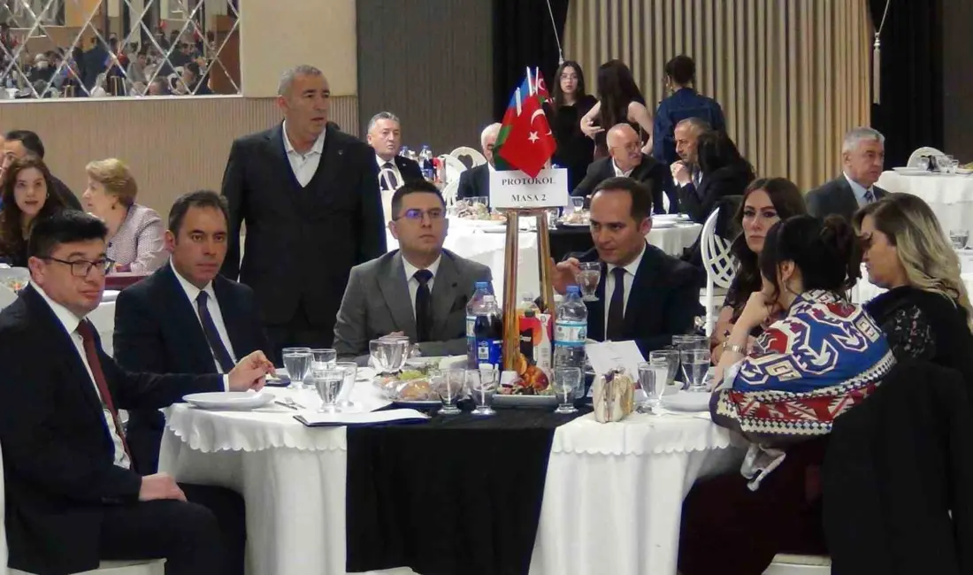 Azerbaycan’ın Bağımsızlık Günü dolayısıyla etkinlik düzenledi. Etkinlikte birlik ve beraberlik