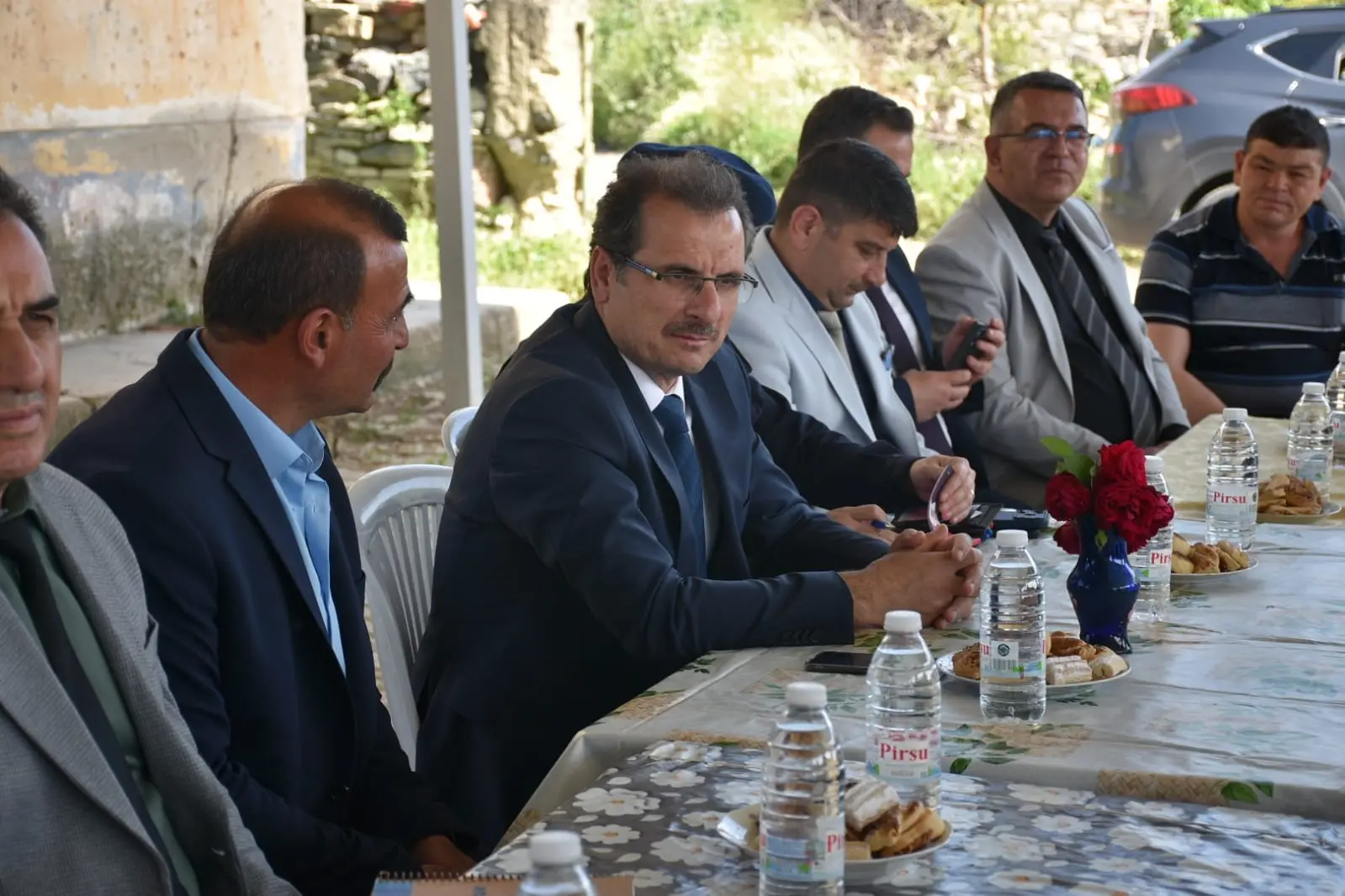 Manisa’nın Salihli ilçe Kaymakamı Ali Güldoğan, ilçede mahalle ziyaretlerini sürdürüyor.
