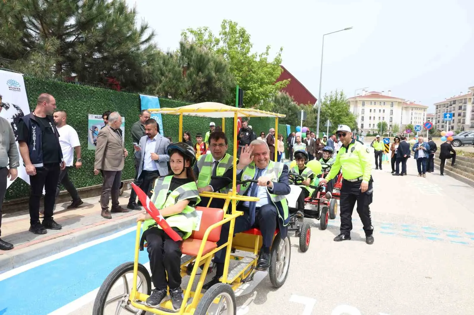 Nilüfer Belediyesi, çocuklara erken yaşta trafik bilinci kazandırmak amacıyla Kızılcıklı