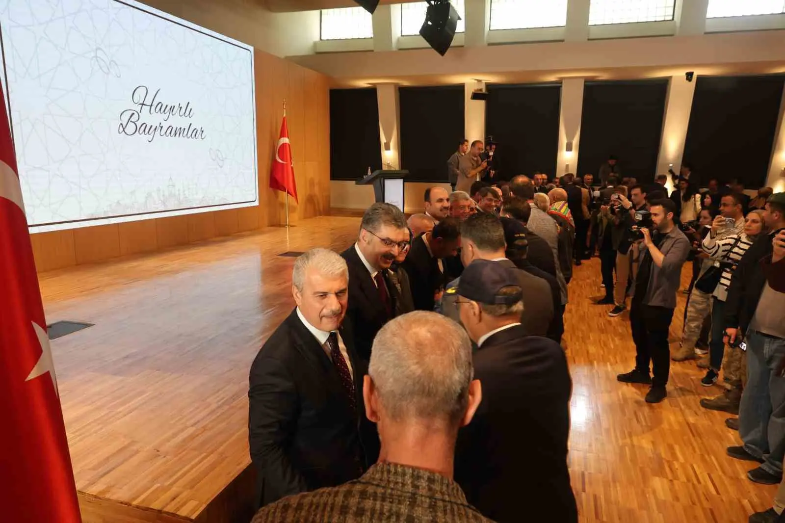 Konya’da Kurban Bayramı dolayısıyla protokol bayramlaşma programı düzenlendi. Konya Valiliği