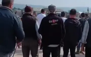 Bursa’da kurbanlık hayvan pazarında çıkan kavgada ortalık karıştı. Tarafları ayırmak