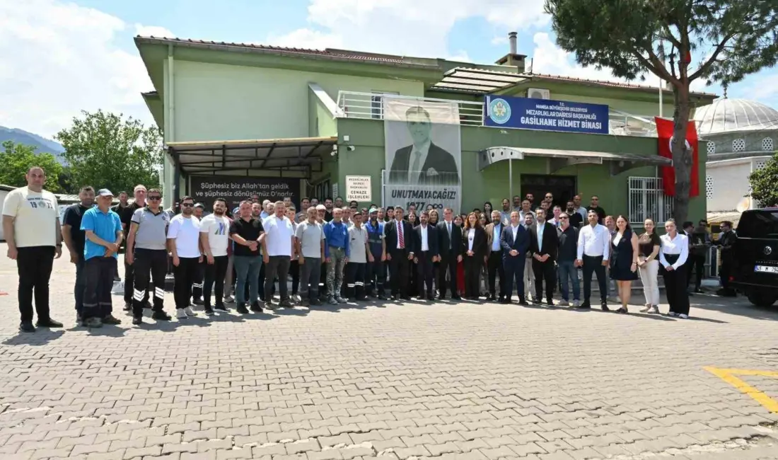 Manisa Büyükşehir Belediyesi Genel Sekreteri Burak Deste, Kurban Bayramı vesilesiyle