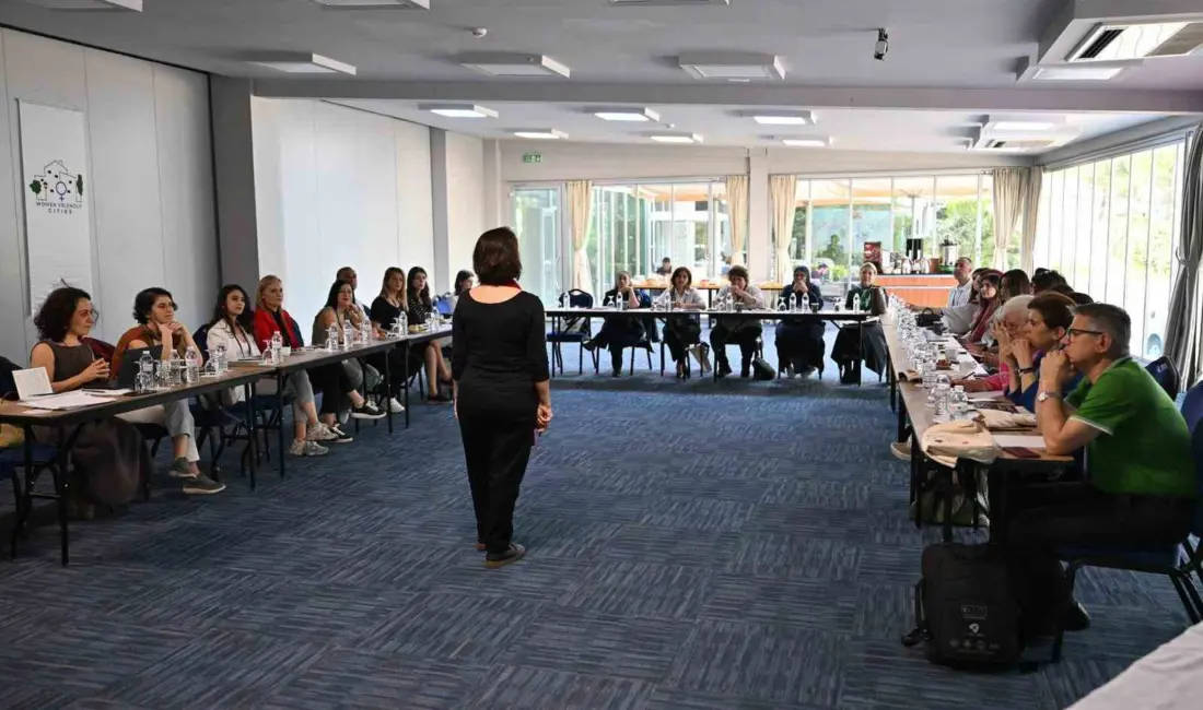 Manisa Büyükşehir Belediyesi ev sahipliğinde düzenlenen Kadın Dostu Kentler Programı