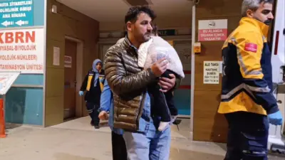Bursa’nın İnegöl ilçesinde merdivenlerden yuvarlanan 1 yaşındaki bebek yaralandı. Olay,