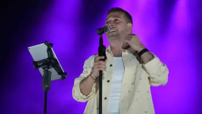 Mersin Kültür Yolu Festivali’nde Soli sahilinde sahne alan ünlü şarkıcı