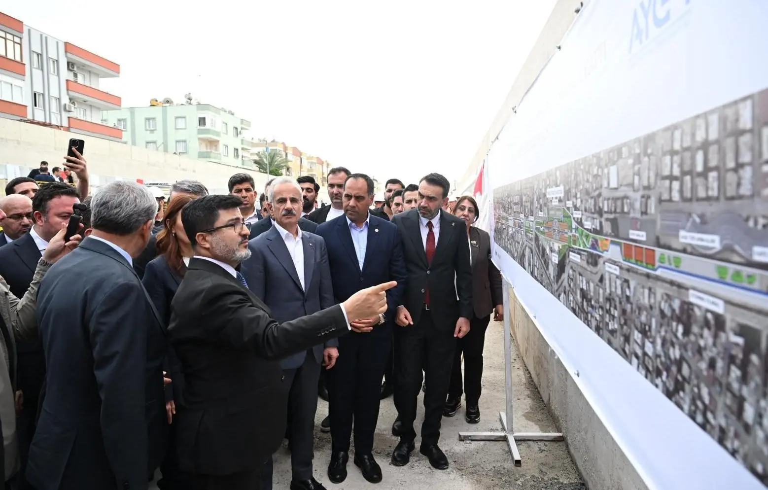 Ulaştırma ve Altyapı Bakanı Abdulkadir Uraloğlu, Mersin’den başlayıp Gaziantep’e kadar