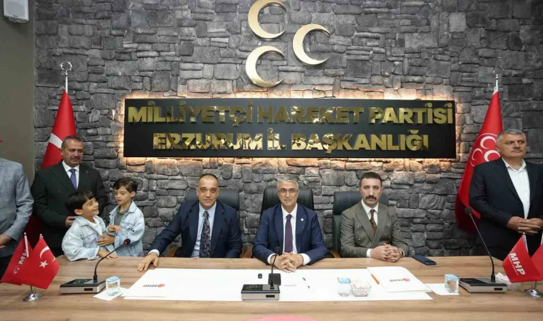 MHP Erzurum İl Başkanlığında düzenlenen bayramlaşma programı yoğun katılım ile